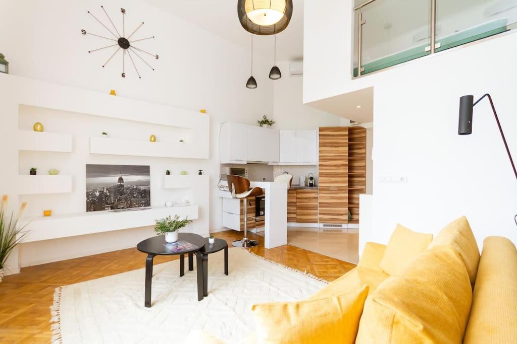 Bright Design Riverside Studio By Nw Budapest Exterior foto